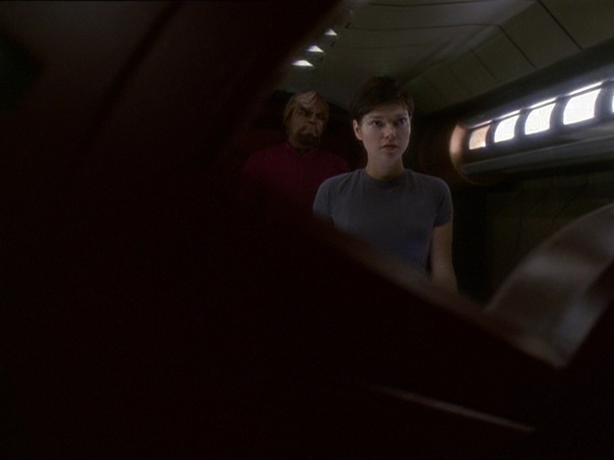 extant_StarTrek_DS9_7x20-TheChangingFaceOfEvil_0002.jpg