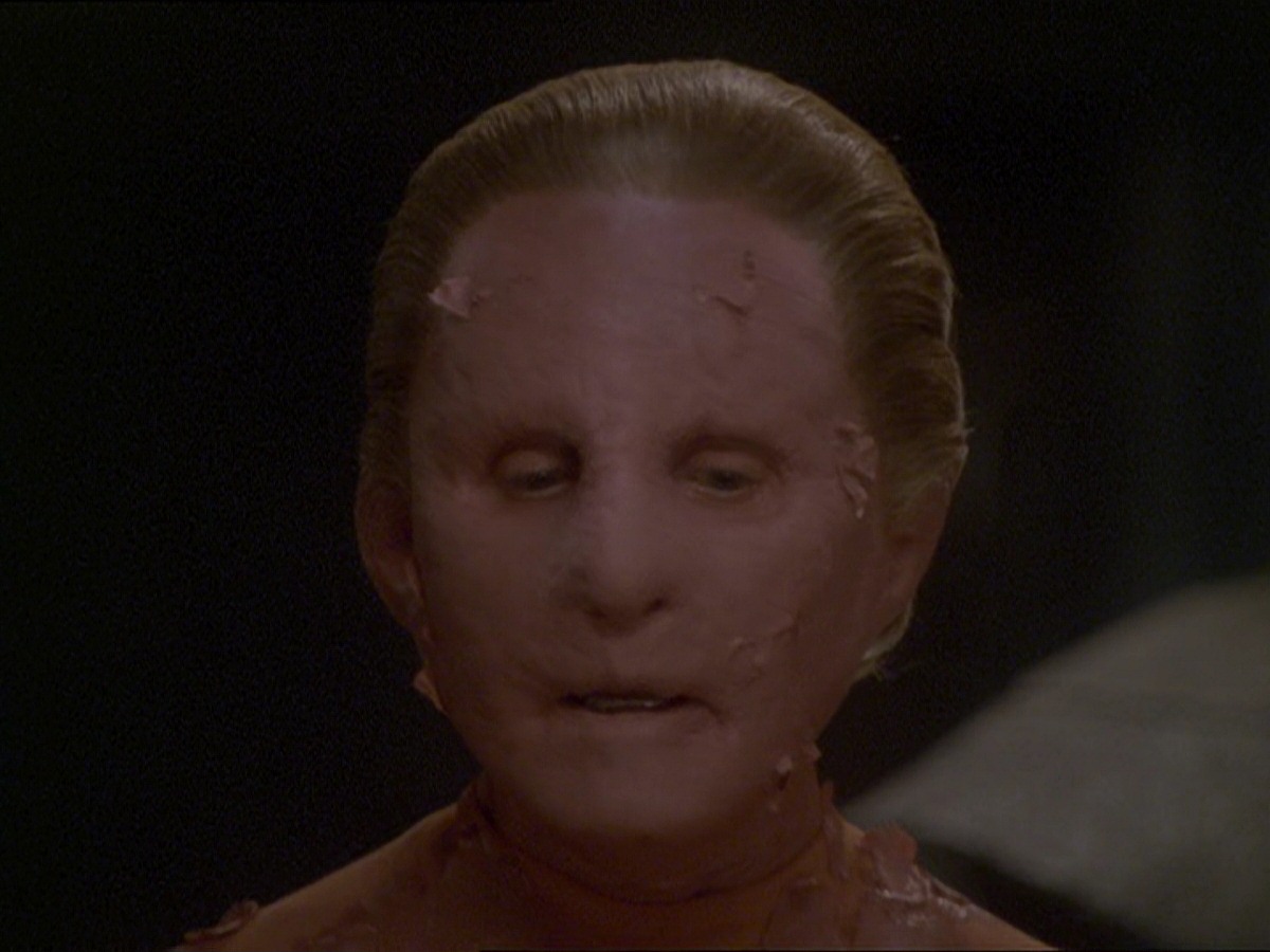 extant_StarTrek_DS9_7x20-TheChangingFaceOfEvil_3091.jpg