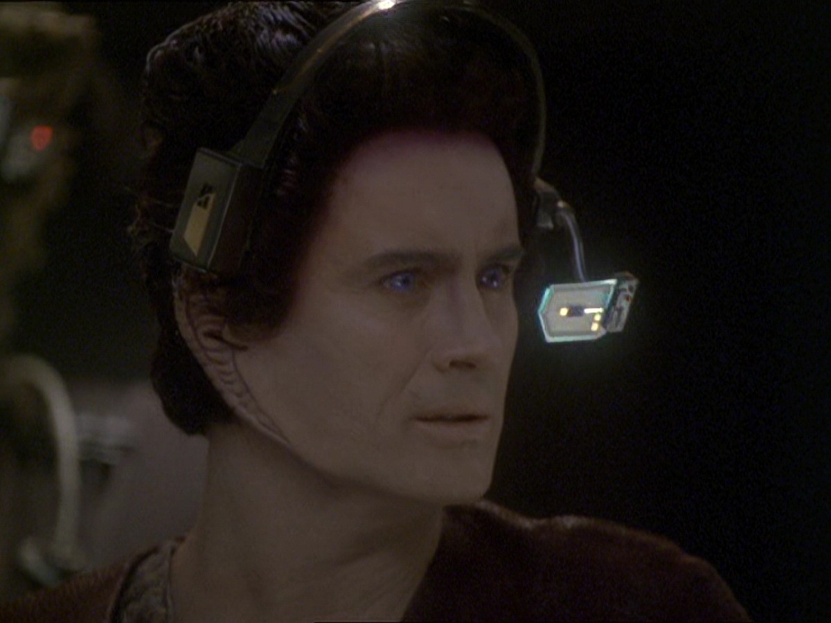 extant_StarTrek_DS9_7x20-TheChangingFaceOfEvil_3115.jpg