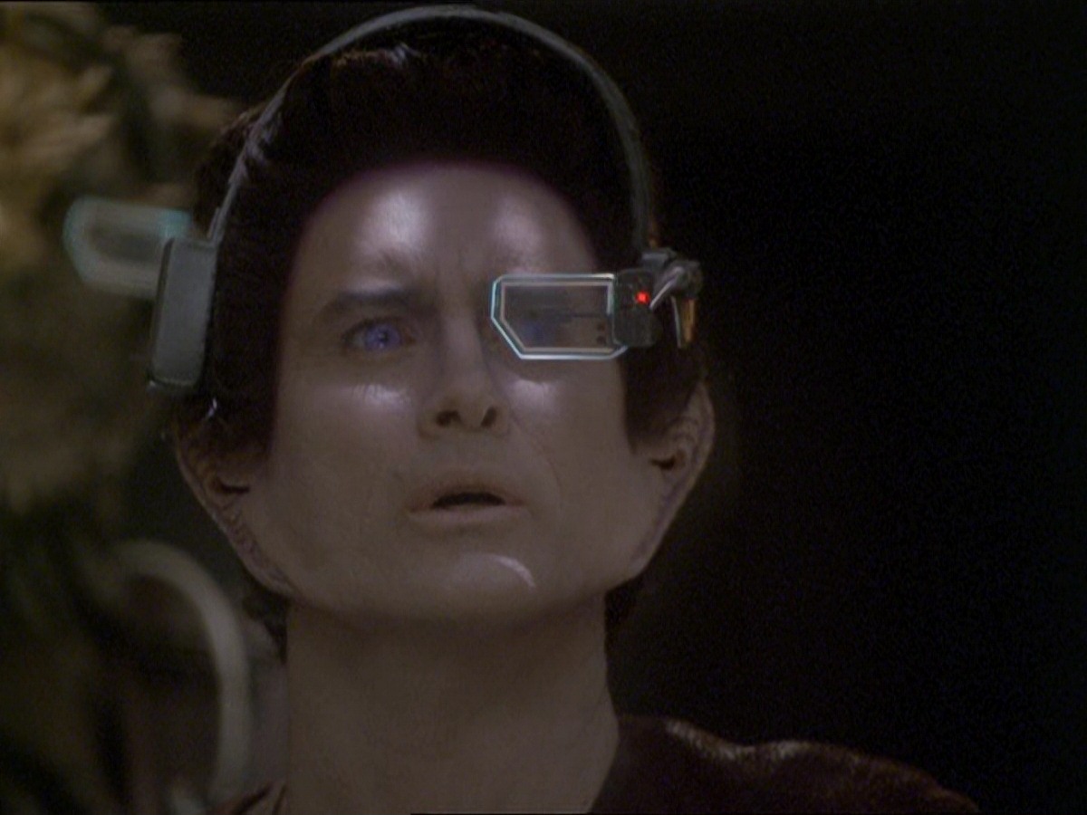 extant_StarTrek_DS9_7x20-TheChangingFaceOfEvil_3120.jpg
