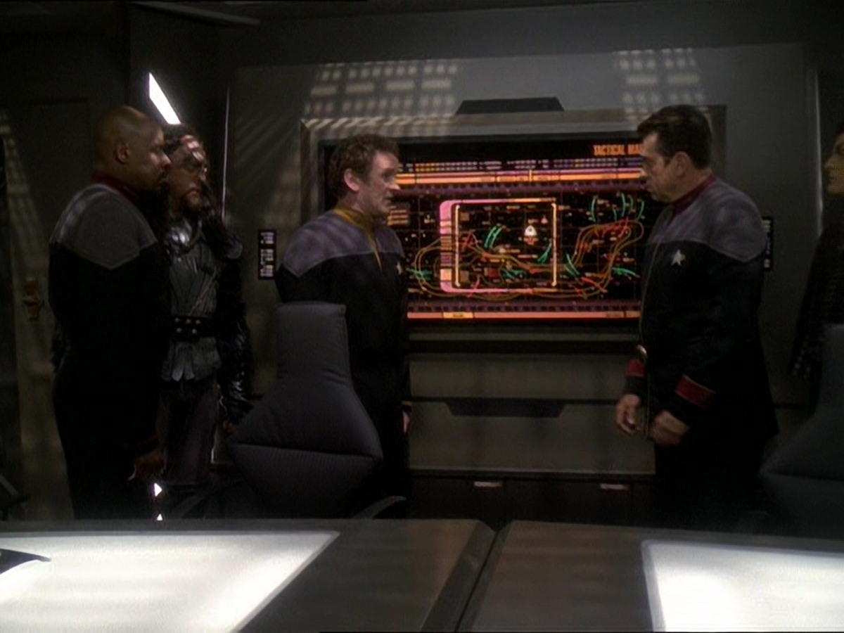 extant_StarTrek_DS9_7x21-WhenItRains_0026.jpg