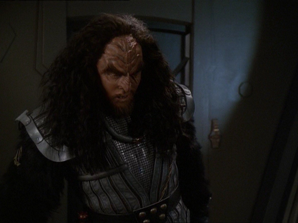 extant_StarTrek_DS9_7x21-WhenItRains_2804.jpg