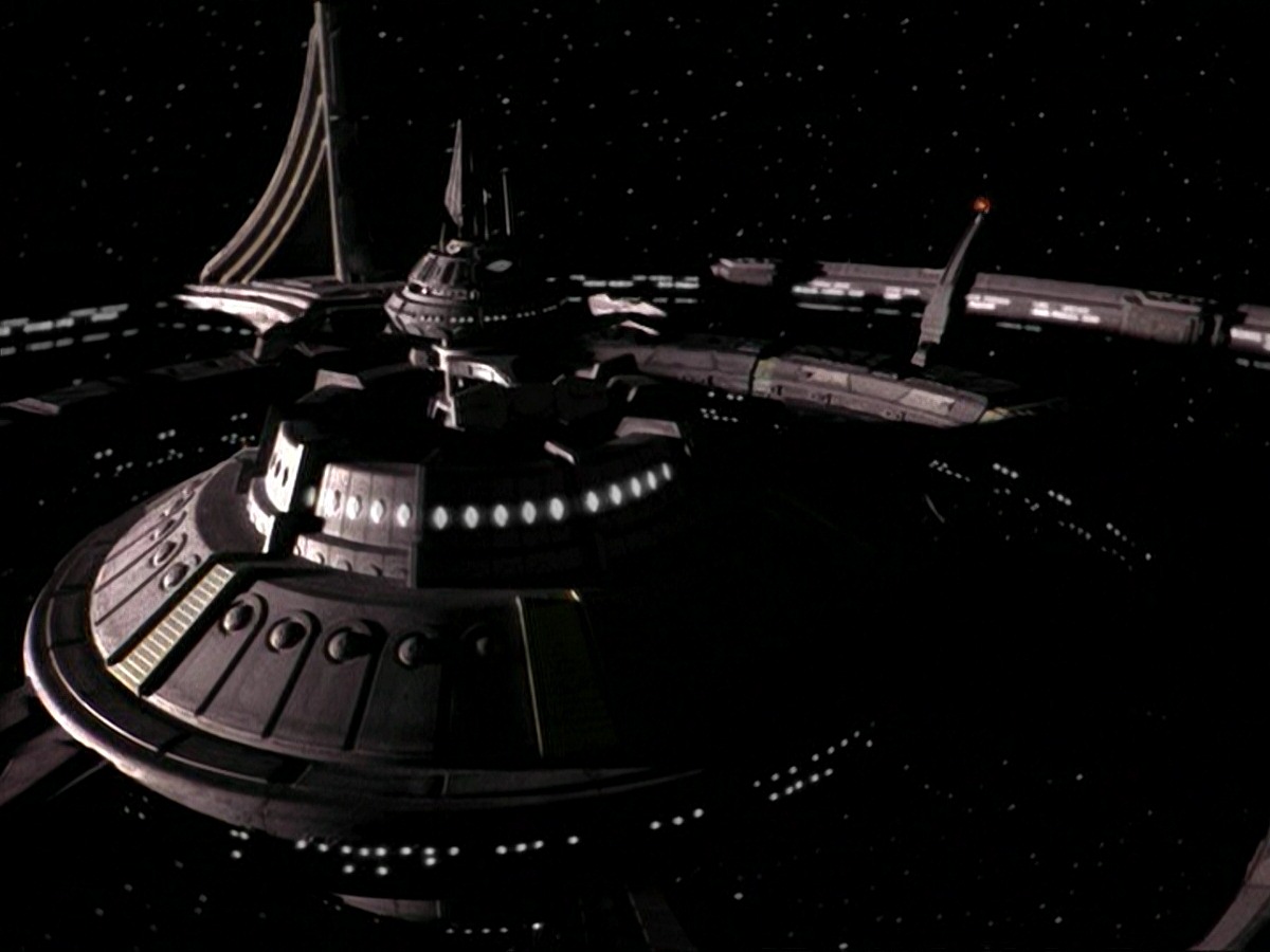 extant_StarTrek_DS9_7x21-WhenItRains_3327.jpg