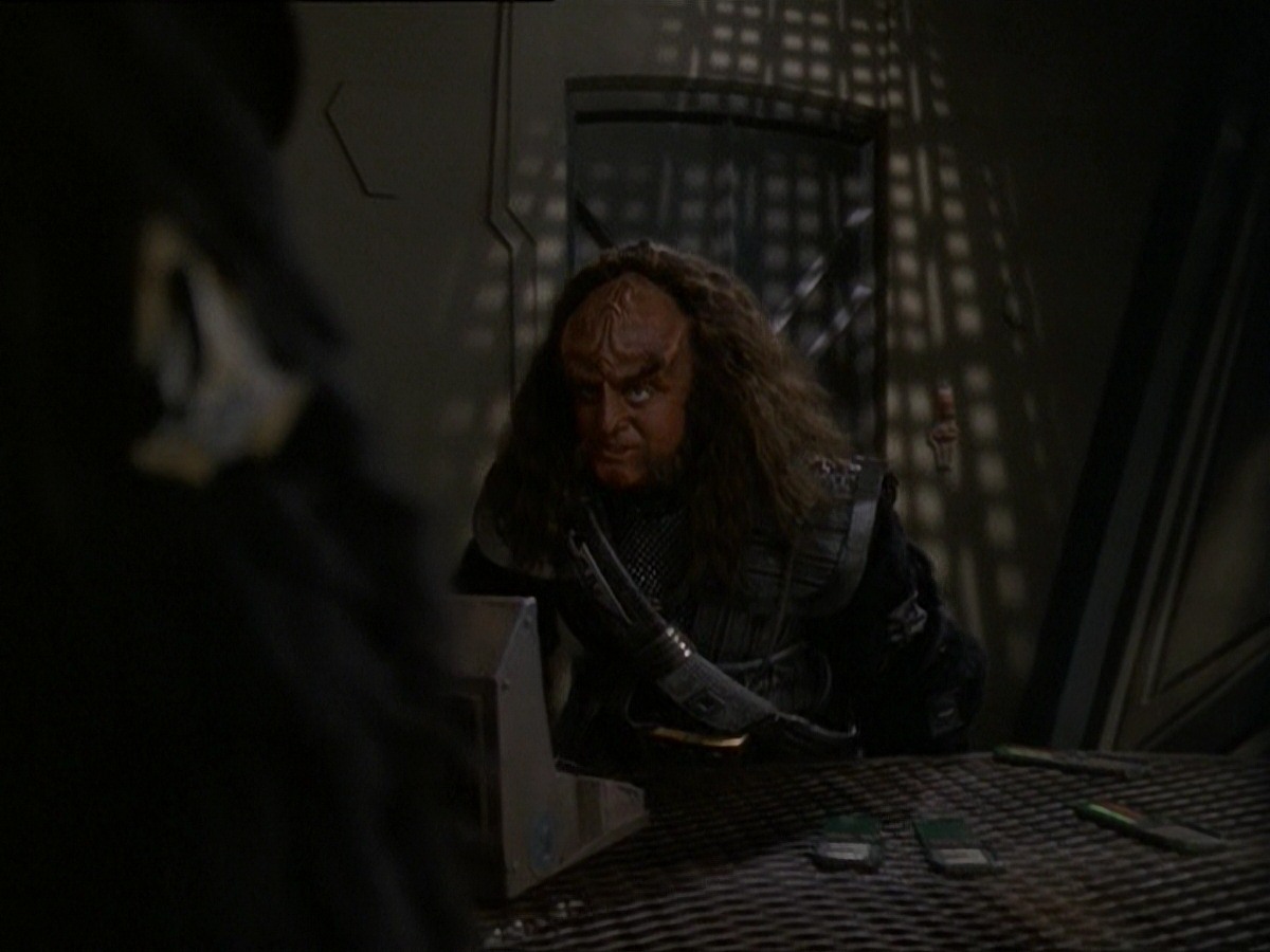 extant_StarTrek_DS9_7x21-WhenItRains_3349.jpg