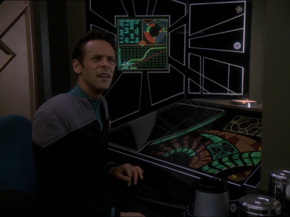 extant_StarTrek_DS9_7x21-WhenItRains_3650.jpg