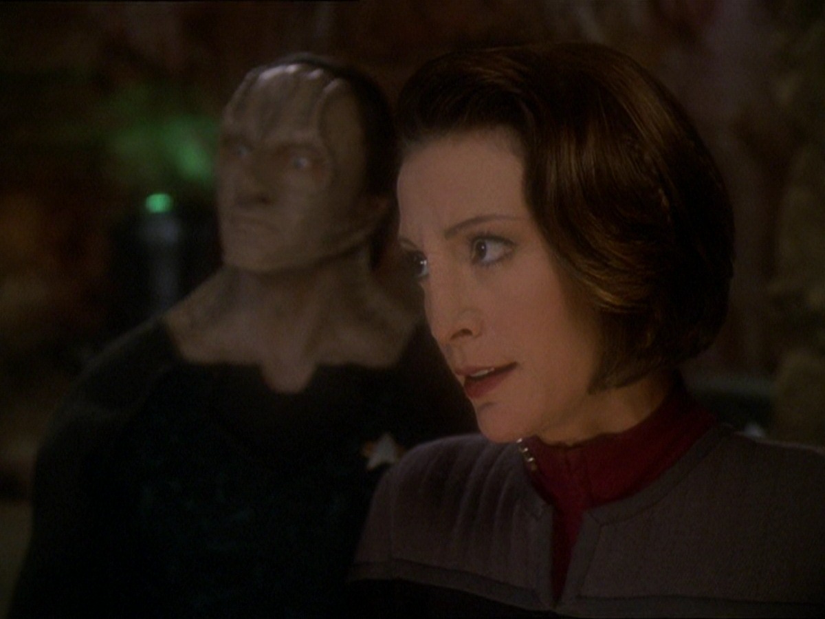 extant_StarTrek_DS9_7x22-TackingIntoTheWind_0060.jpg