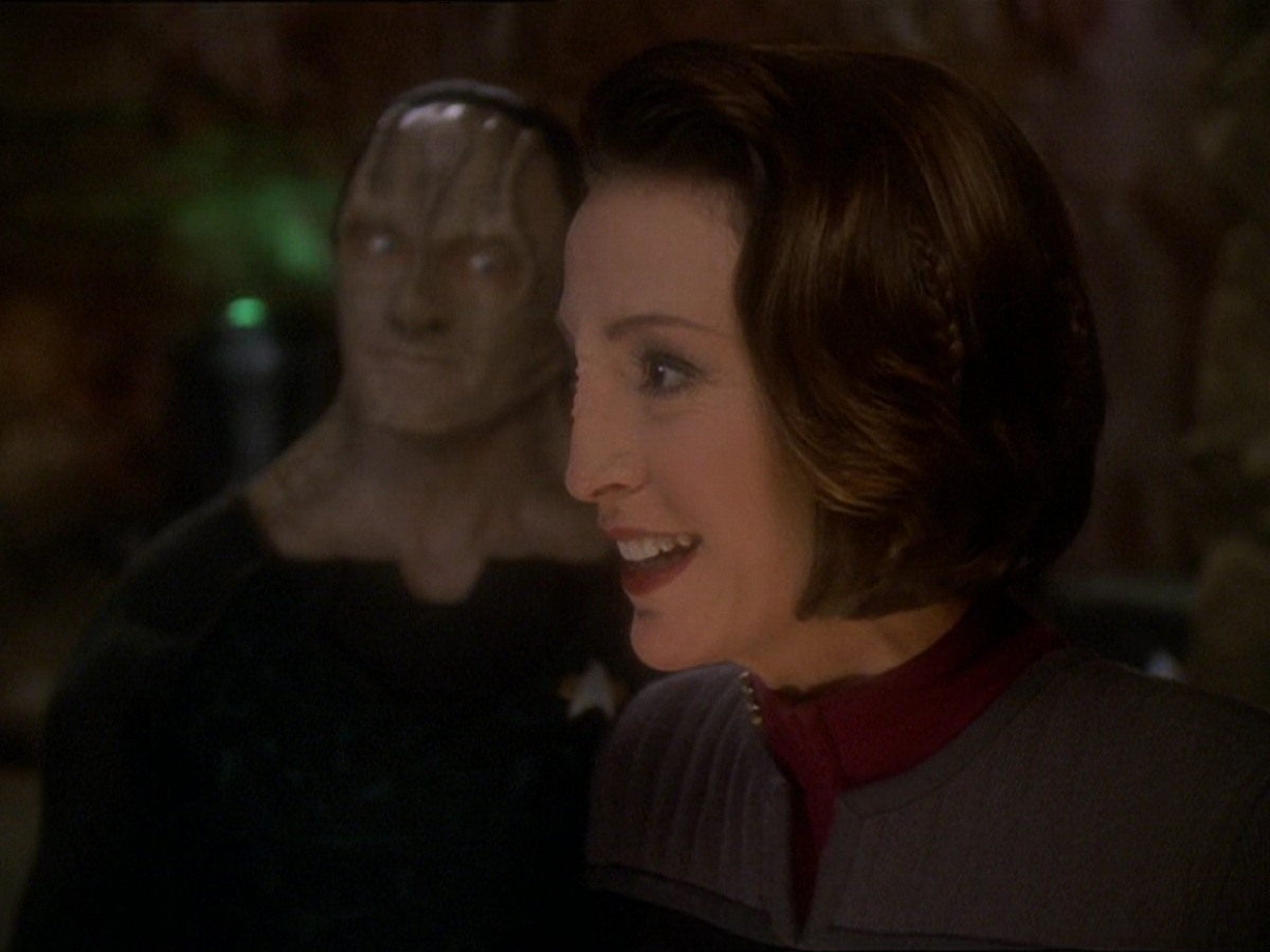 extant_StarTrek_DS9_7x22-TackingIntoTheWind_0066.jpg