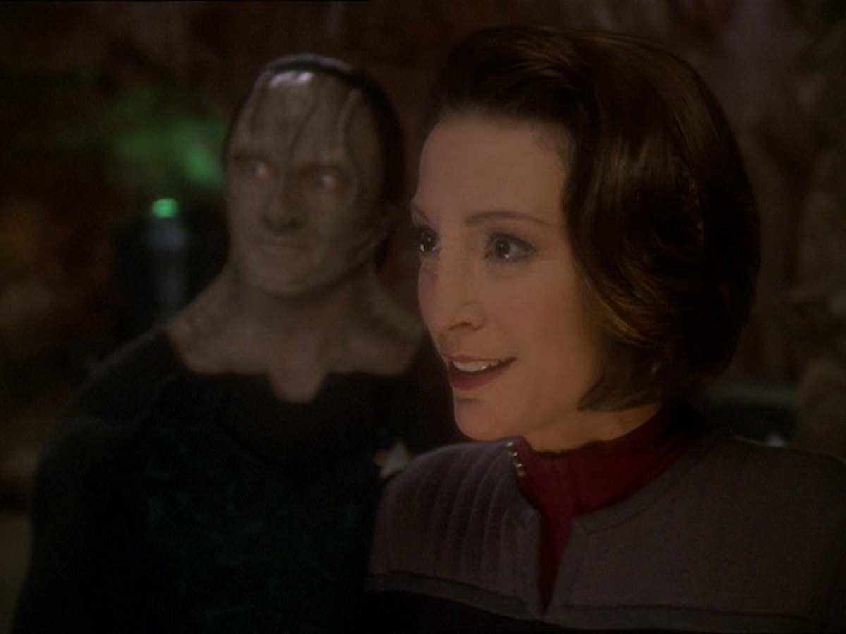 extant_StarTrek_DS9_7x22-TackingIntoTheWind_0067.jpg