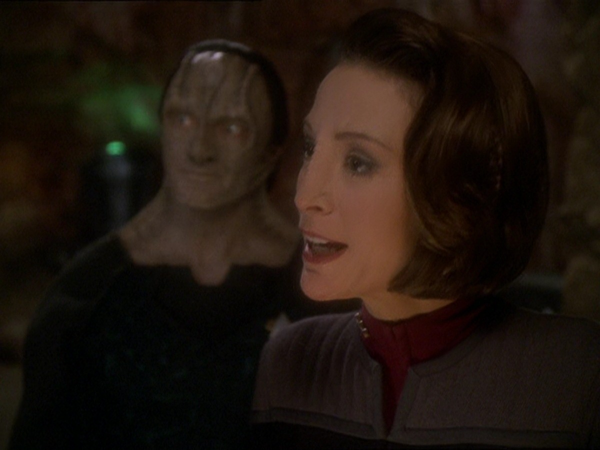 extant_StarTrek_DS9_7x22-TackingIntoTheWind_0068.jpg