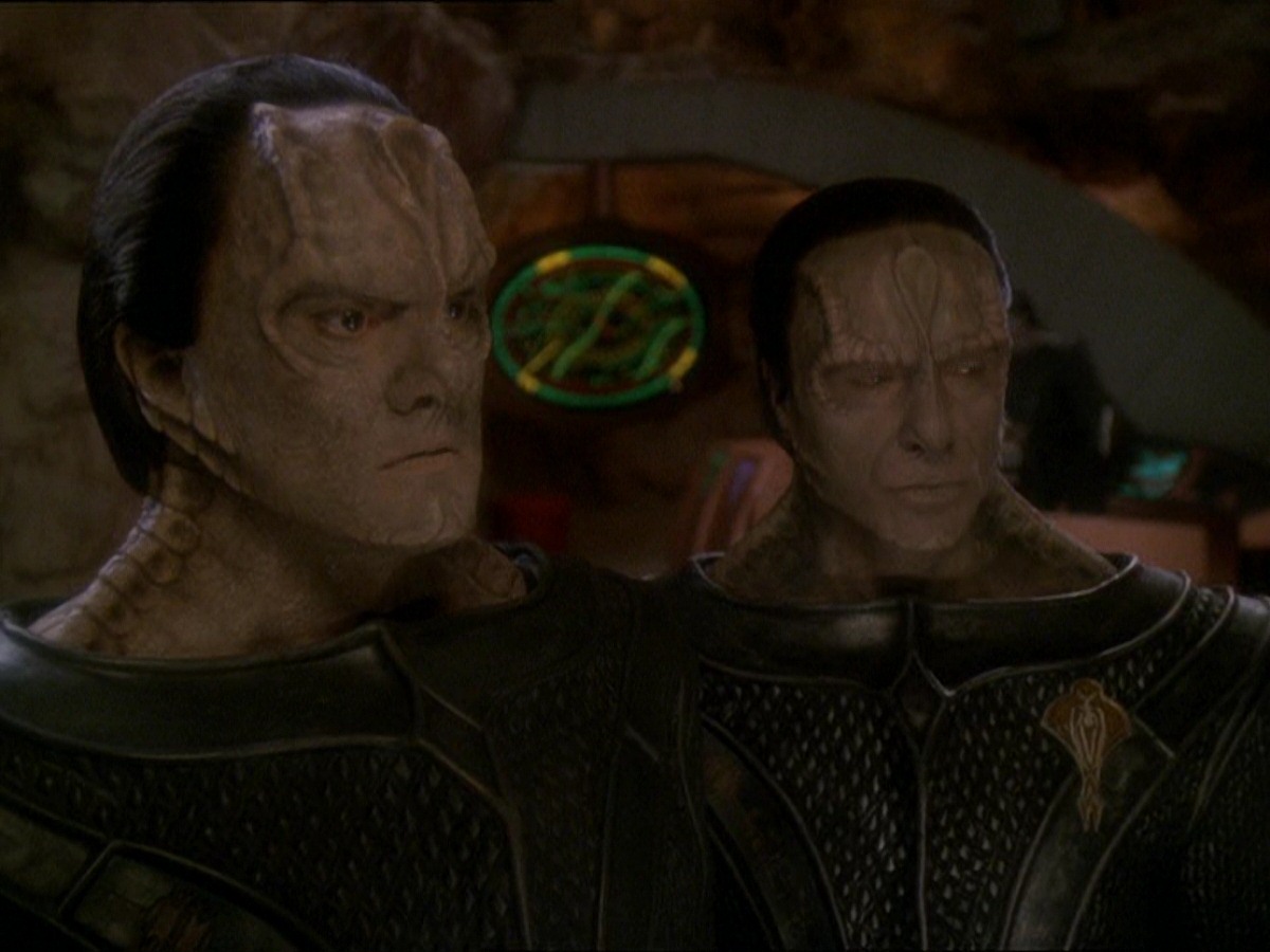 extant_StarTrek_DS9_7x22-TackingIntoTheWind_0070.jpg