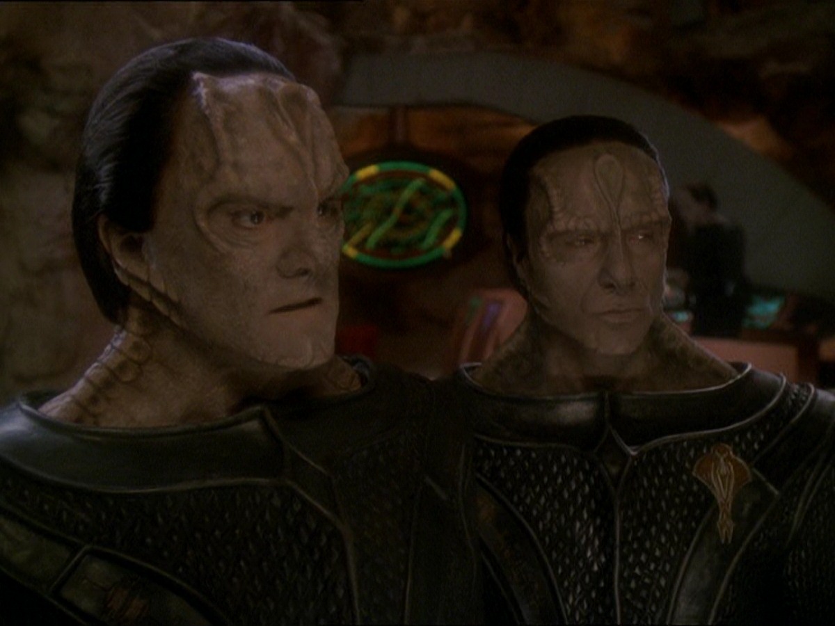 extant_StarTrek_DS9_7x22-TackingIntoTheWind_0072.jpg