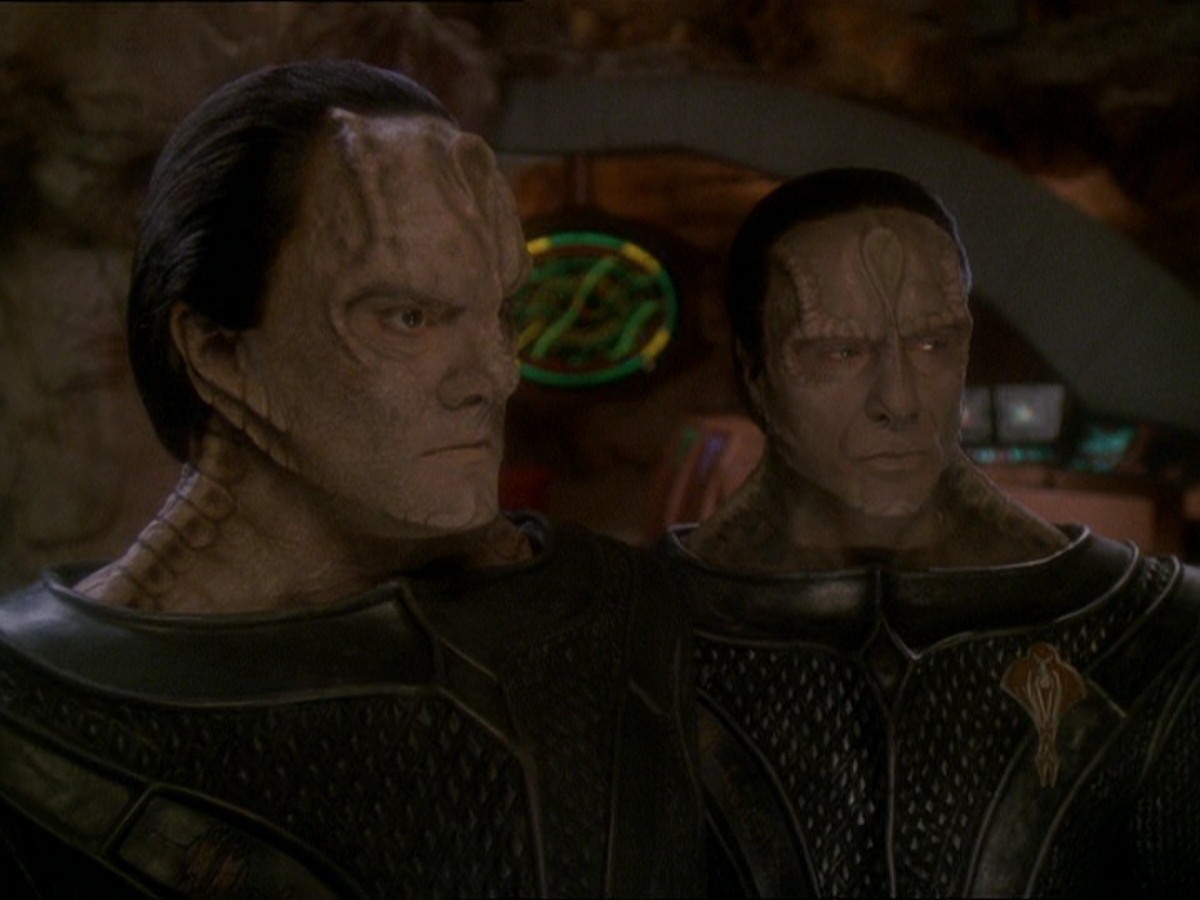 extant_StarTrek_DS9_7x22-TackingIntoTheWind_0089.jpg