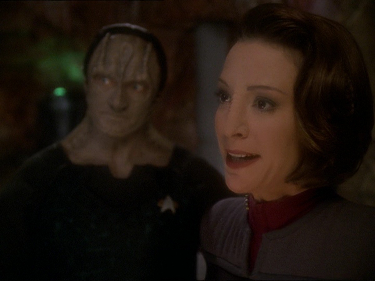 extant_StarTrek_DS9_7x22-TackingIntoTheWind_0090.jpg
