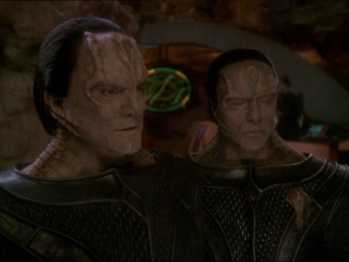 extant_StarTrek_DS9_7x22-TackingIntoTheWind_0093.jpg