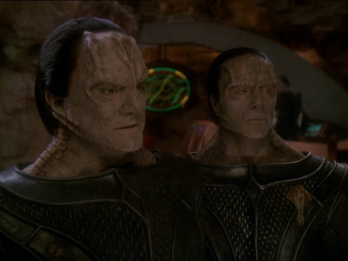 extant_StarTrek_DS9_7x22-TackingIntoTheWind_0094.jpg