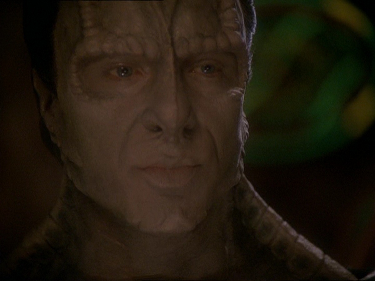 extant_StarTrek_DS9_7x22-TackingIntoTheWind_0127.jpg
