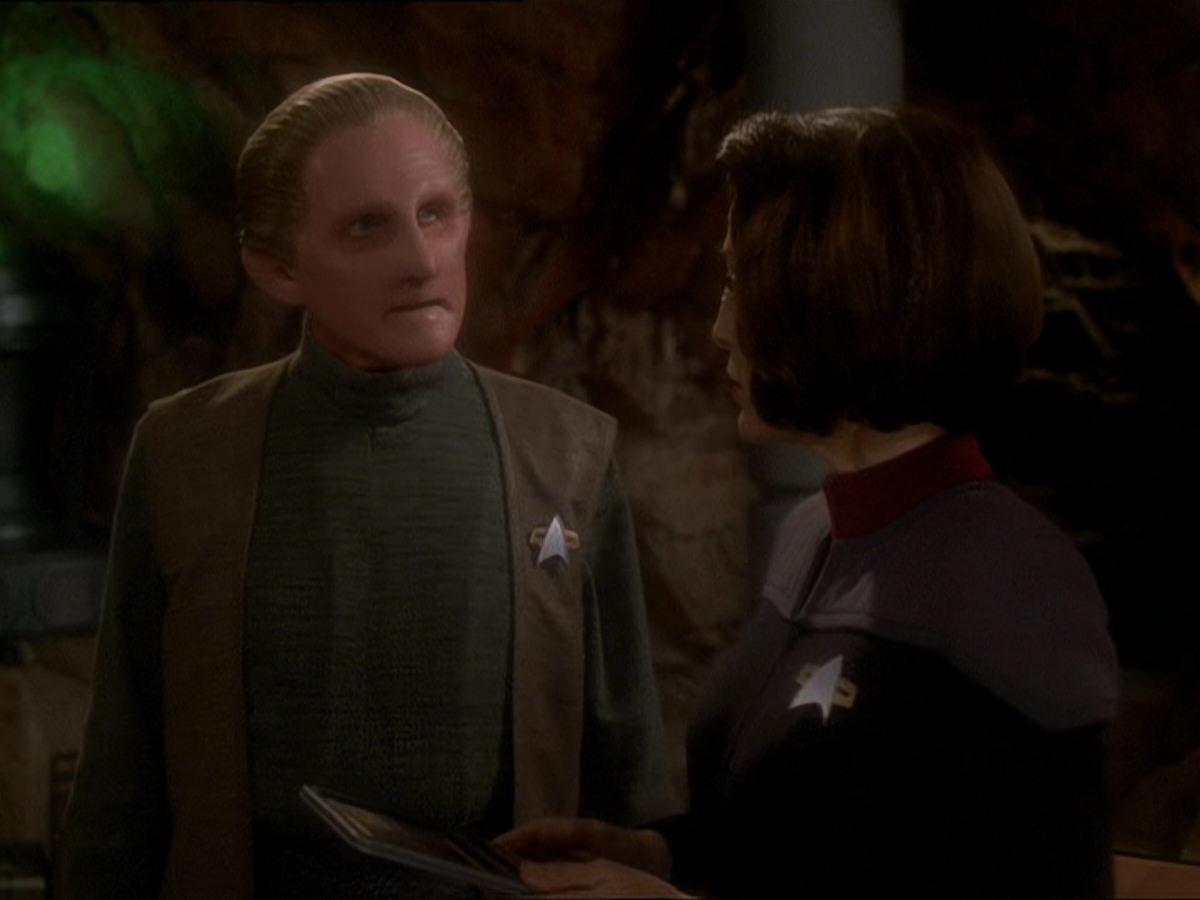 extant_StarTrek_DS9_7x22-TackingIntoTheWind_0180.jpg