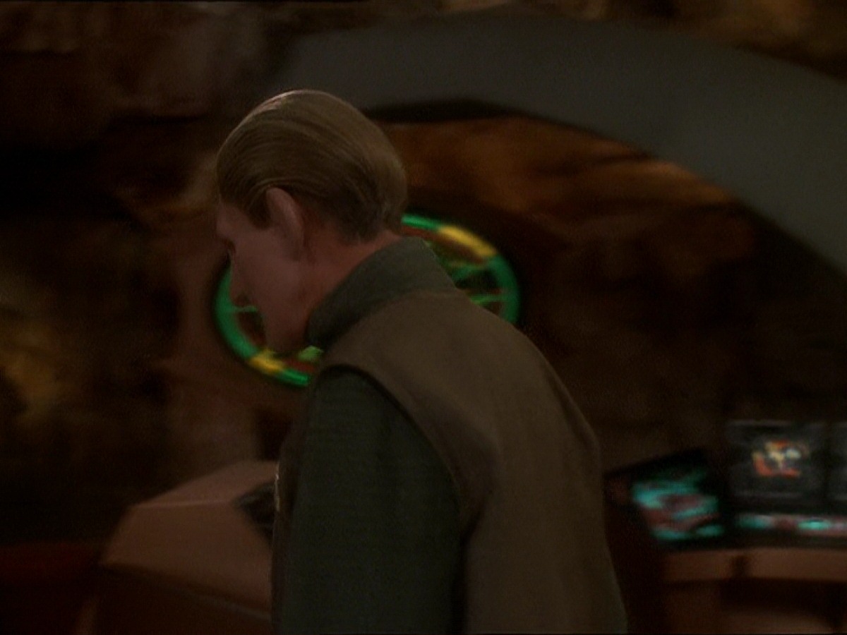 extant_StarTrek_DS9_7x22-TackingIntoTheWind_0184.jpg
