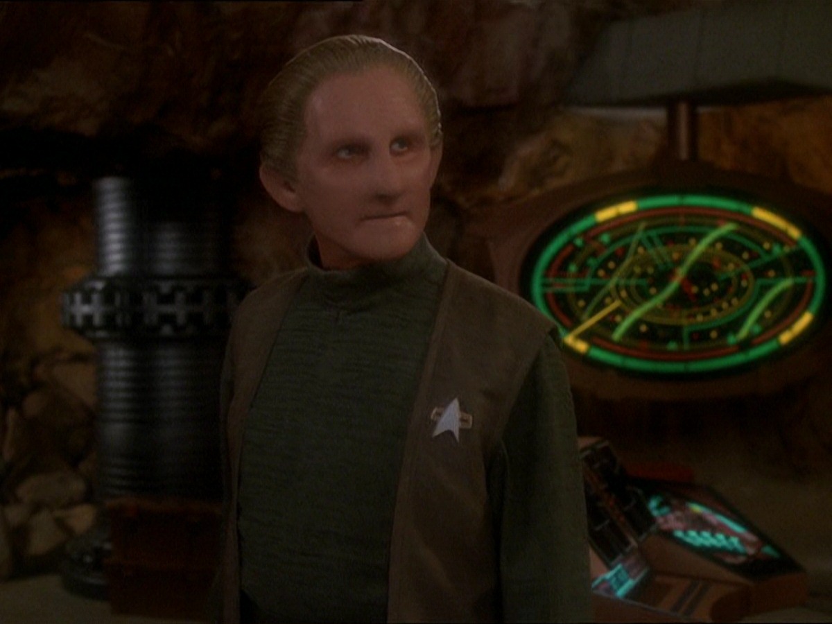 extant_StarTrek_DS9_7x22-TackingIntoTheWind_0191.jpg