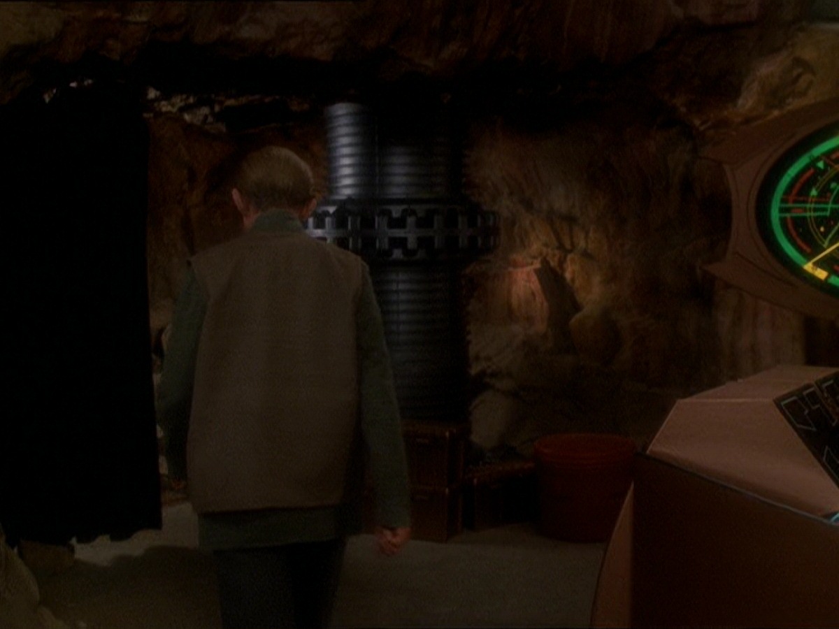 extant_StarTrek_DS9_7x22-TackingIntoTheWind_0194.jpg