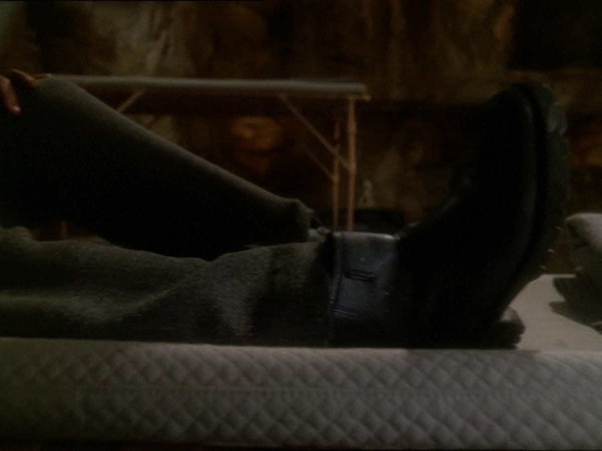 extant_StarTrek_DS9_7x22-TackingIntoTheWind_0205.jpg