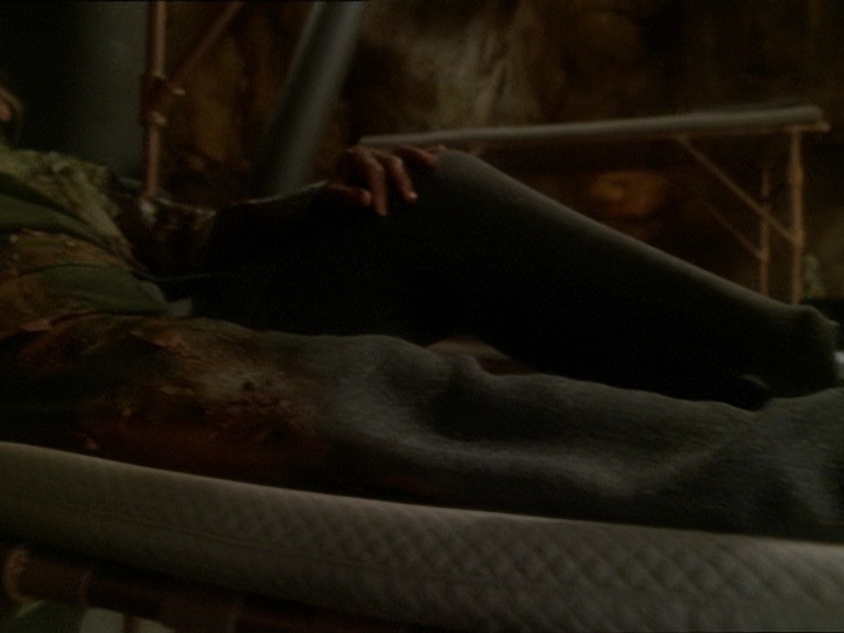 extant_StarTrek_DS9_7x22-TackingIntoTheWind_0207.jpg