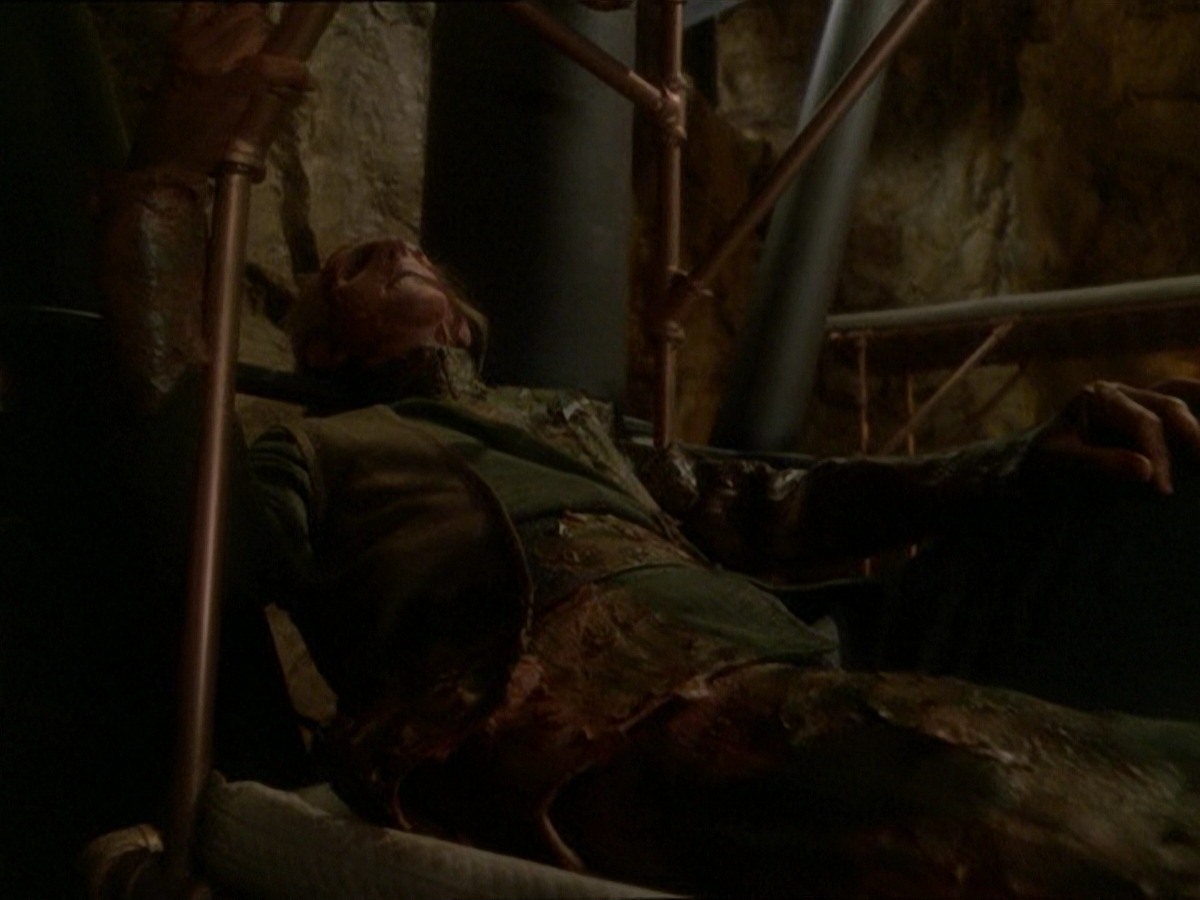 extant_StarTrek_DS9_7x22-TackingIntoTheWind_0211.jpg