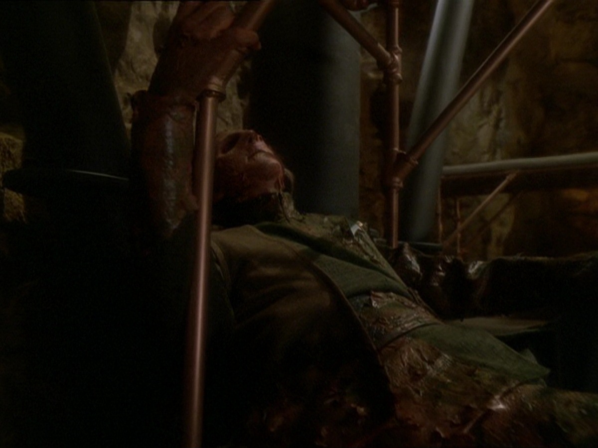 extant_StarTrek_DS9_7x22-TackingIntoTheWind_0214.jpg
