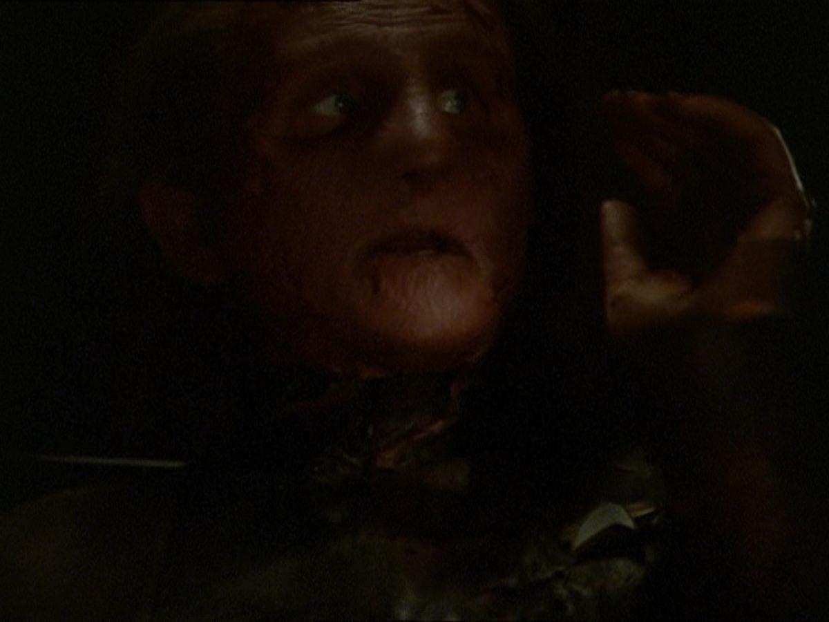 extant_StarTrek_DS9_7x22-TackingIntoTheWind_0233.jpg