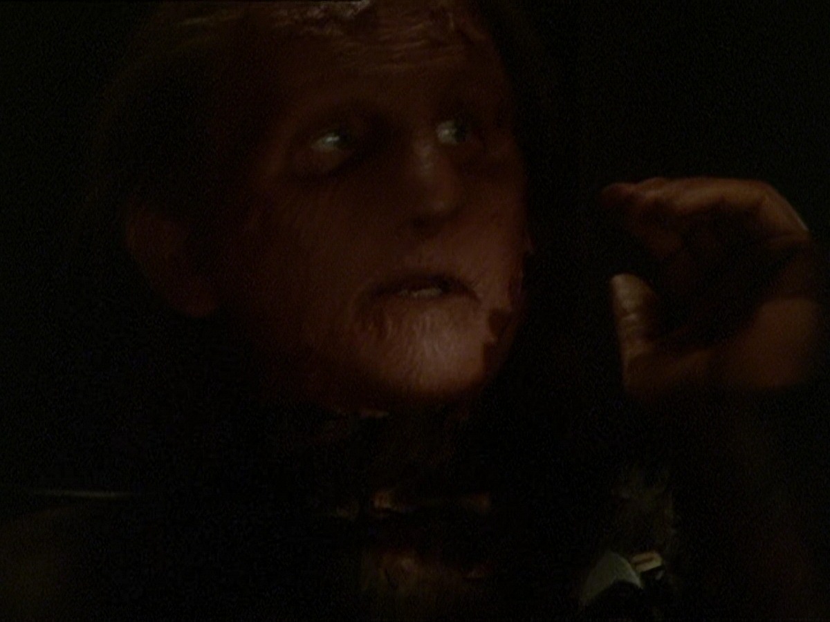 extant_StarTrek_DS9_7x22-TackingIntoTheWind_0234.jpg