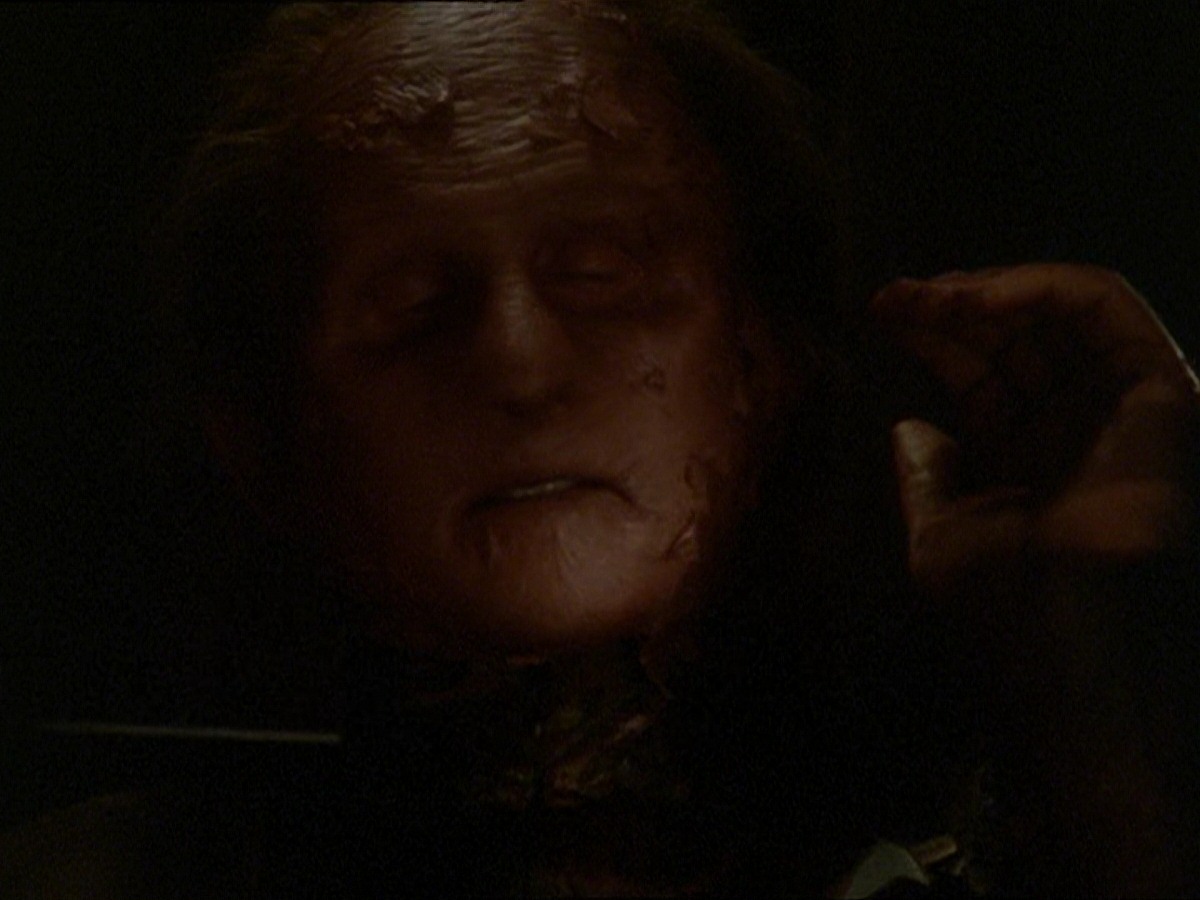 extant_StarTrek_DS9_7x22-TackingIntoTheWind_0235.jpg