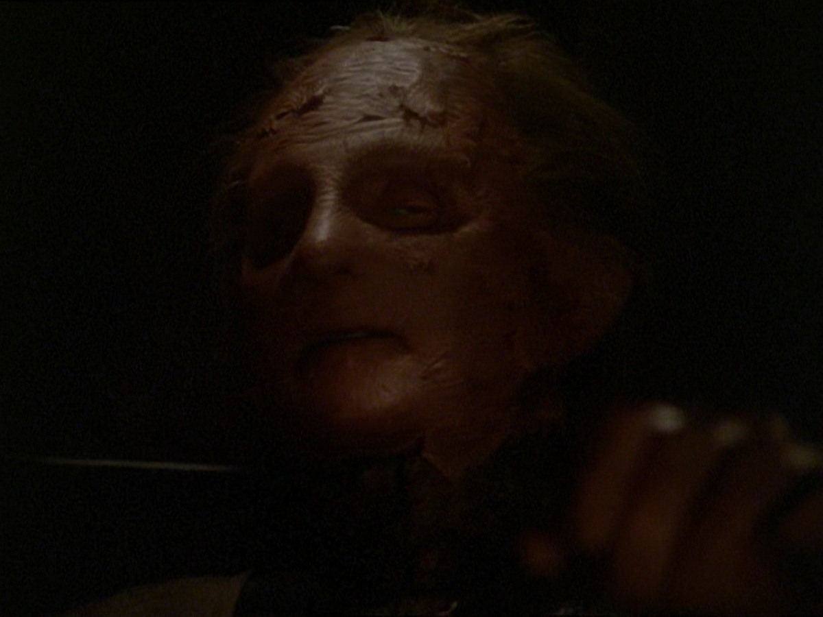 extant_StarTrek_DS9_7x22-TackingIntoTheWind_0238.jpg