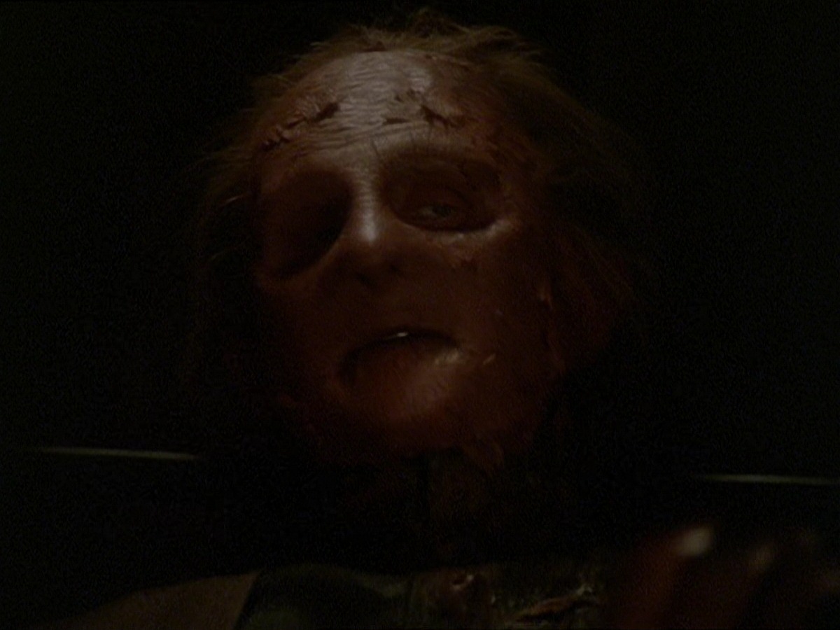 extant_StarTrek_DS9_7x22-TackingIntoTheWind_0239.jpg
