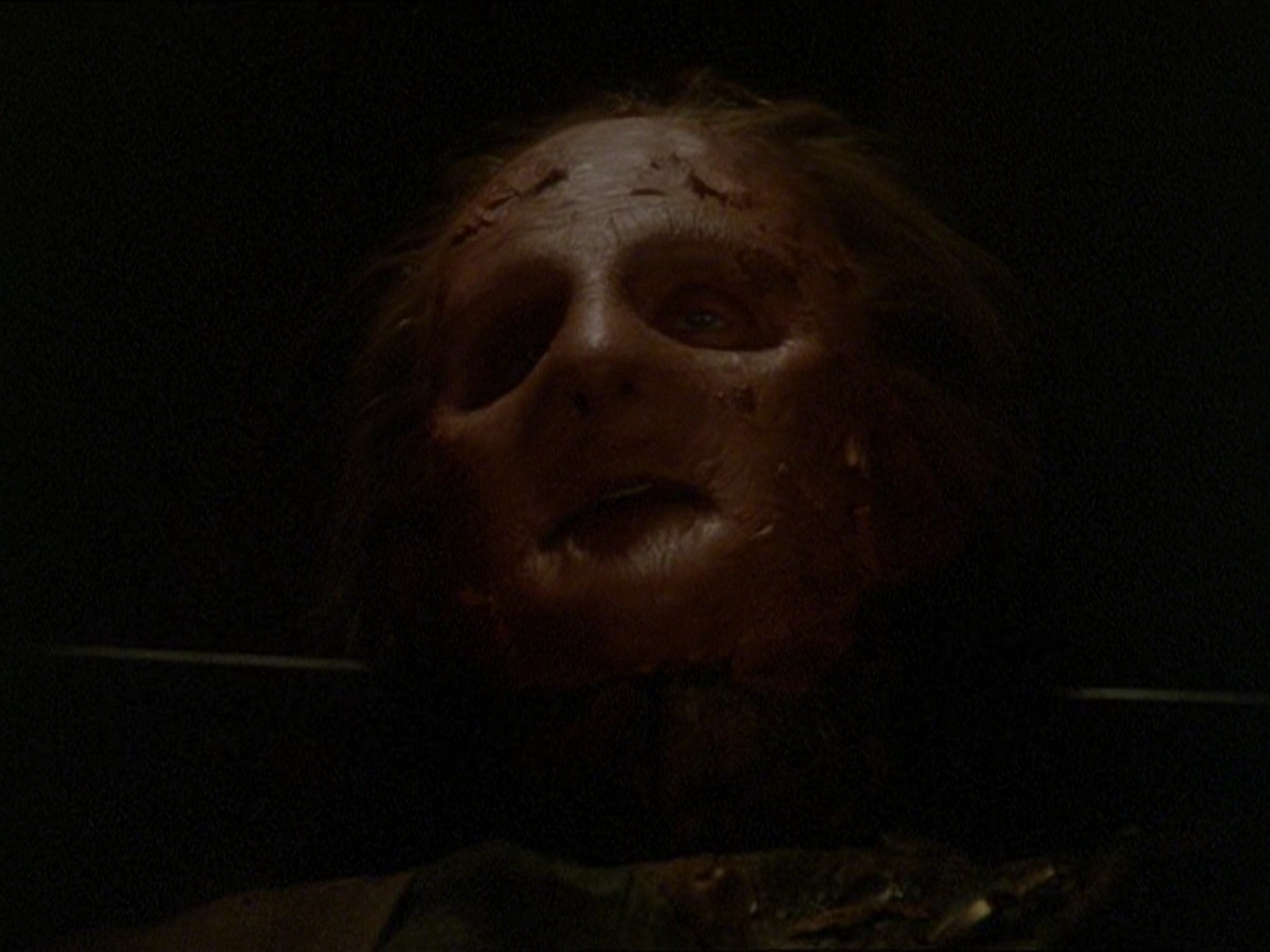extant_StarTrek_DS9_7x22-TackingIntoTheWind_0241.jpg