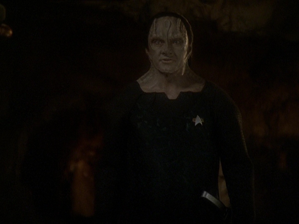 extant_StarTrek_DS9_7x22-TackingIntoTheWind_0248.jpg