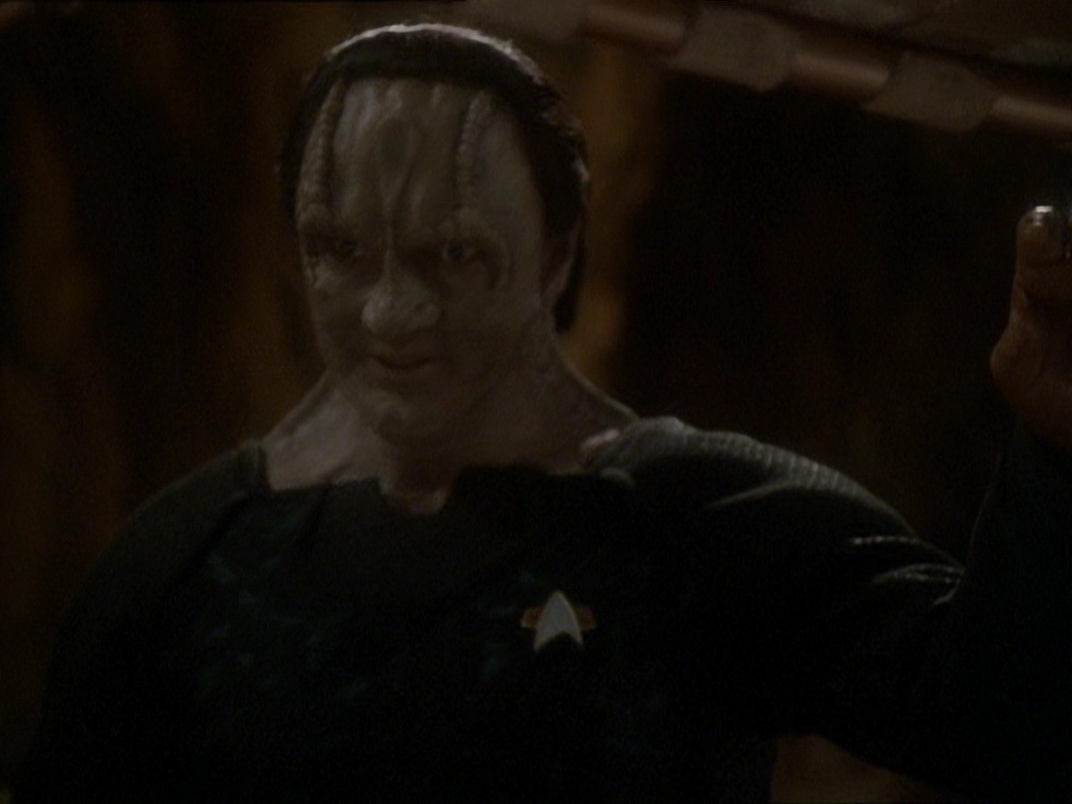 extant_StarTrek_DS9_7x22-TackingIntoTheWind_0254.jpg