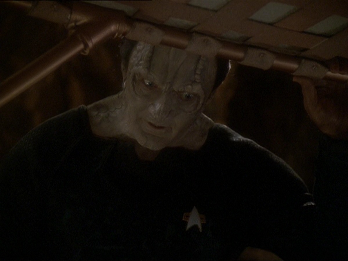 extant_StarTrek_DS9_7x22-TackingIntoTheWind_0260.jpg