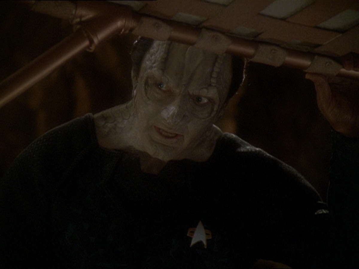 extant_StarTrek_DS9_7x22-TackingIntoTheWind_0263.jpg