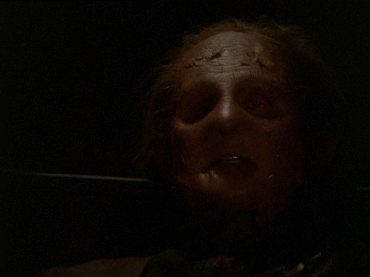 extant_StarTrek_DS9_7x22-TackingIntoTheWind_0272.jpg
