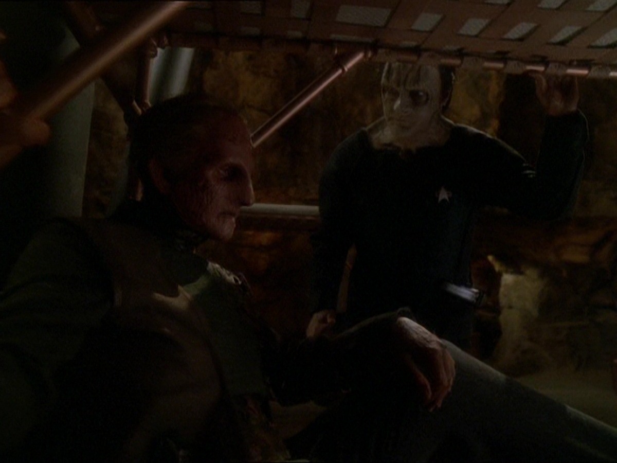 extant_StarTrek_DS9_7x22-TackingIntoTheWind_0280.jpg
