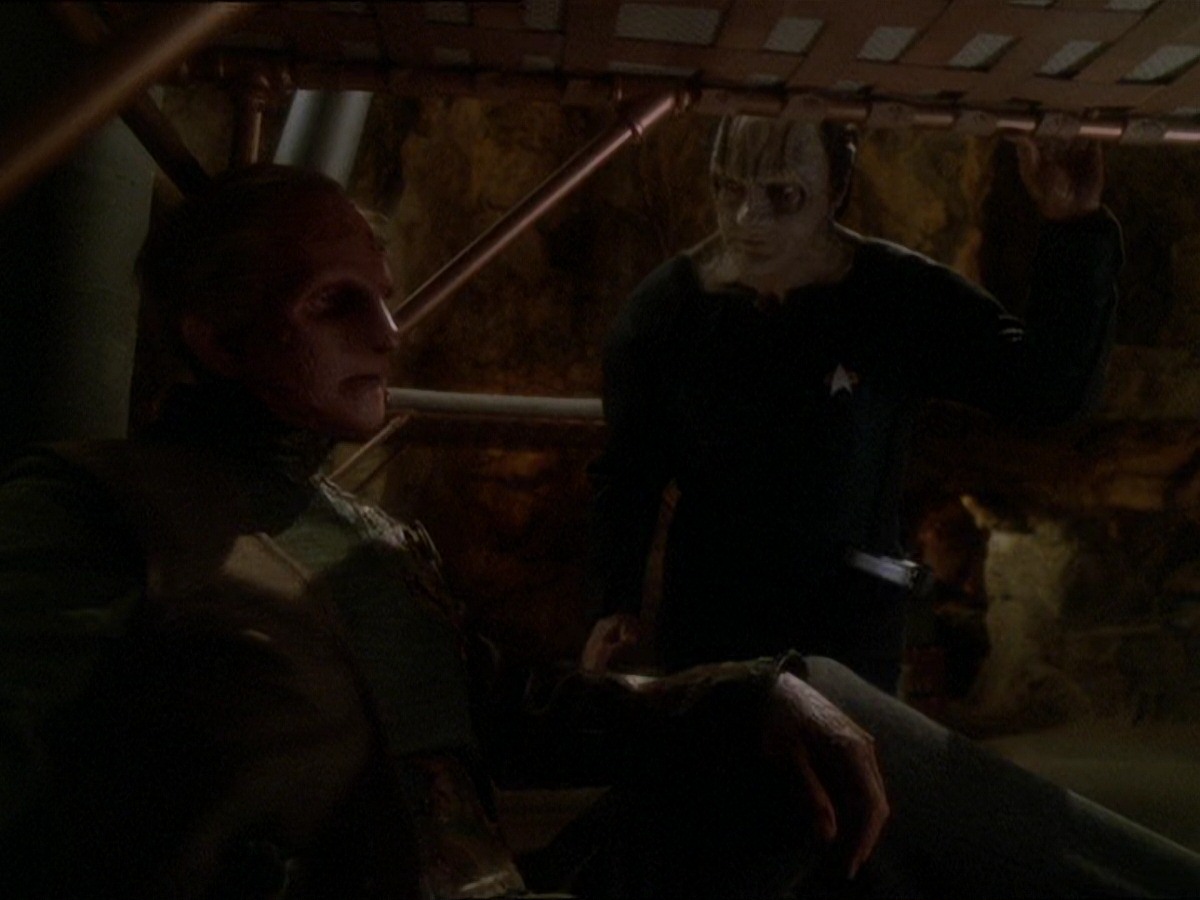 extant_StarTrek_DS9_7x22-TackingIntoTheWind_0281.jpg