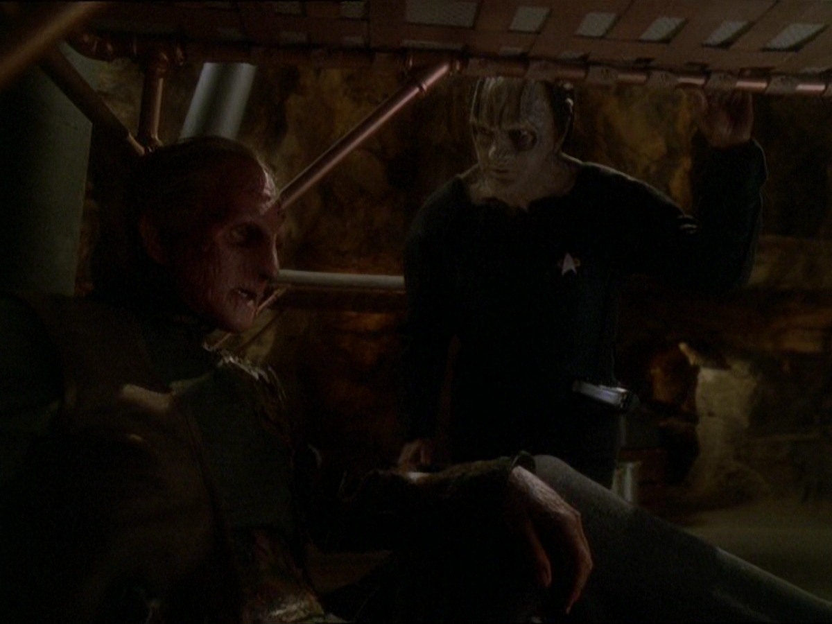 extant_StarTrek_DS9_7x22-TackingIntoTheWind_0282.jpg