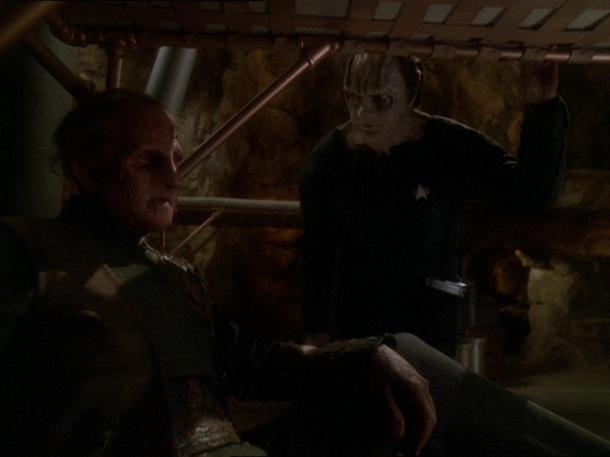 extant_StarTrek_DS9_7x22-TackingIntoTheWind_0283.jpg