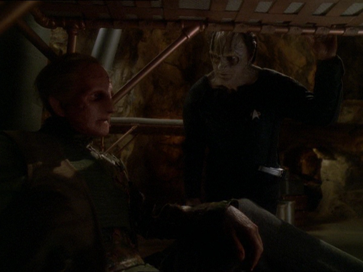 extant_StarTrek_DS9_7x22-TackingIntoTheWind_0284.jpg