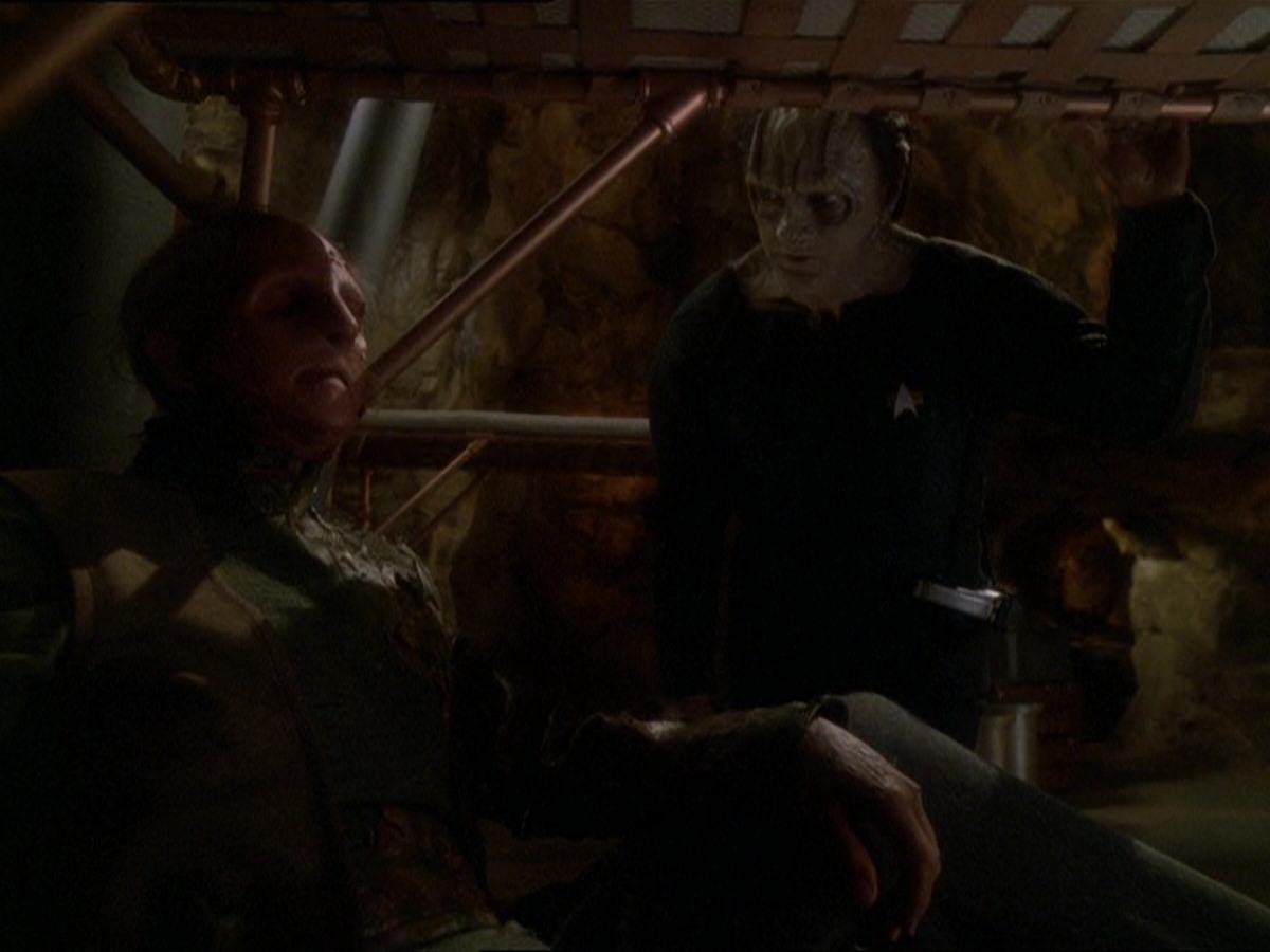 extant_StarTrek_DS9_7x22-TackingIntoTheWind_0286.jpg
