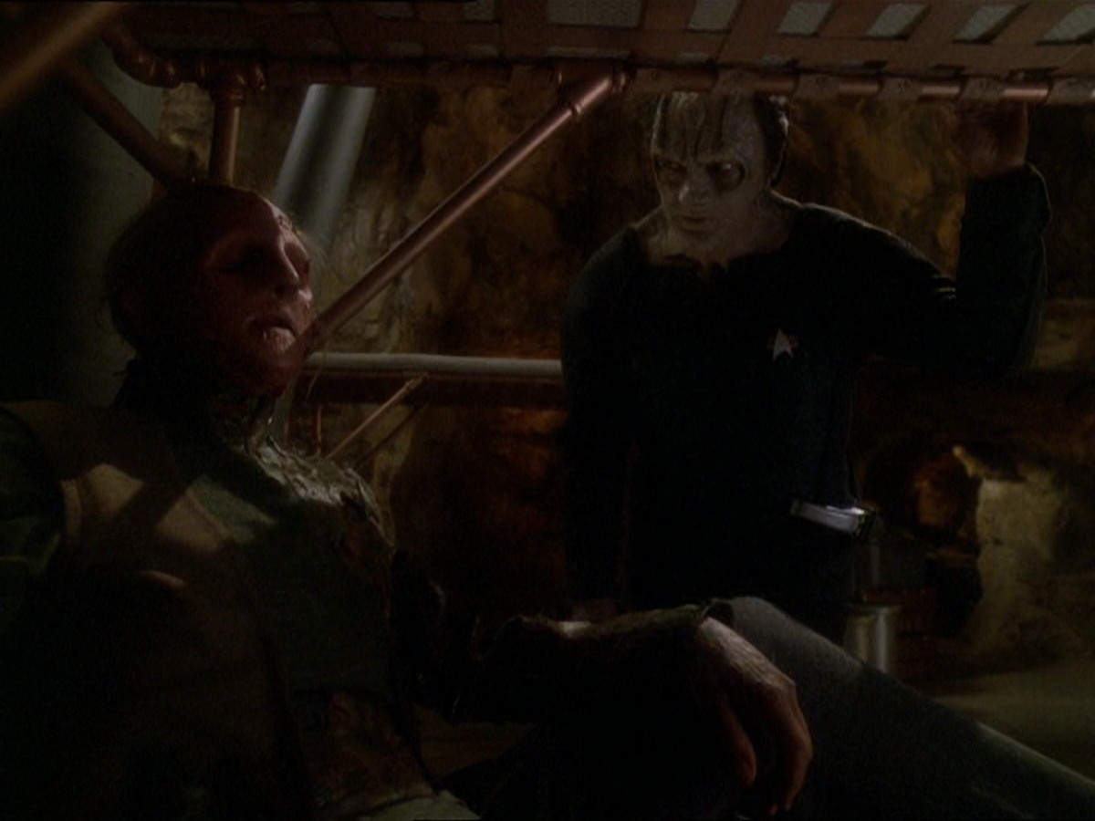 extant_StarTrek_DS9_7x22-TackingIntoTheWind_0287.jpg