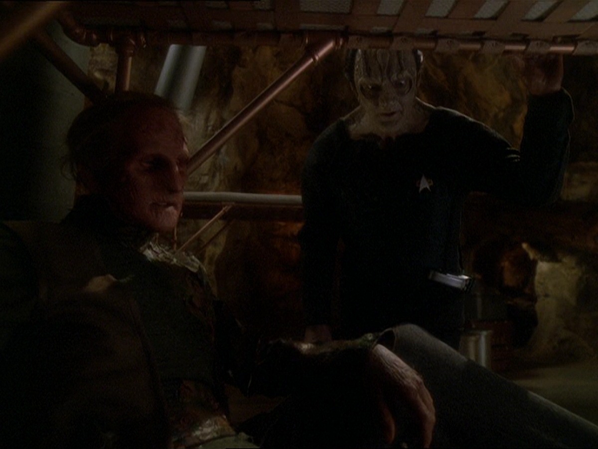 extant_StarTrek_DS9_7x22-TackingIntoTheWind_0295.jpg