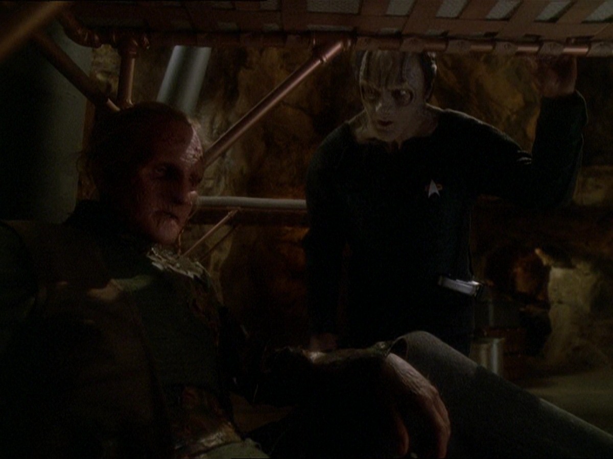 extant_StarTrek_DS9_7x22-TackingIntoTheWind_0299.jpg