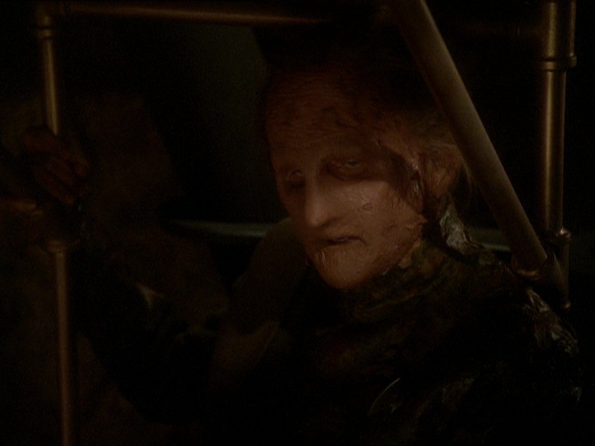 extant_StarTrek_DS9_7x22-TackingIntoTheWind_0301.jpg