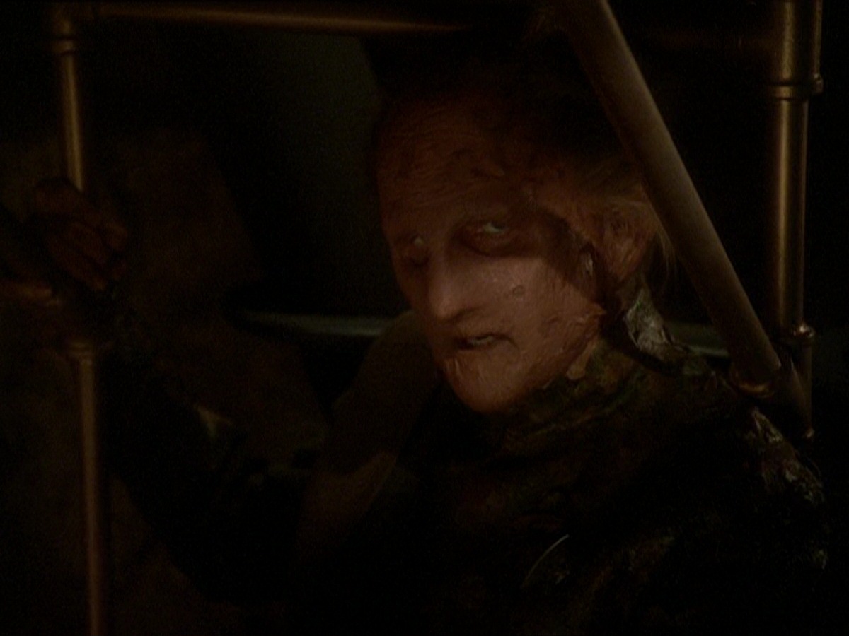 extant_StarTrek_DS9_7x22-TackingIntoTheWind_0303.jpg